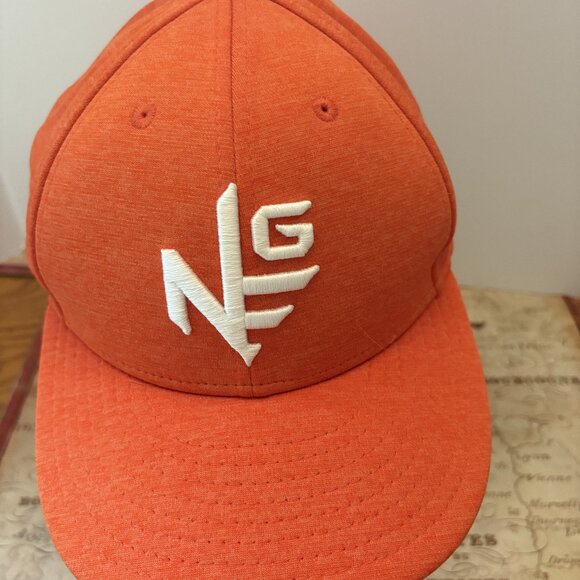 🔥 Bright Orange New Era Golf Hat – $23 CAD - Picture 1 of 4